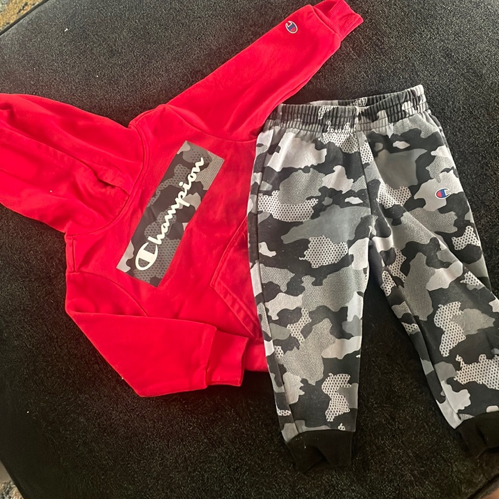 2T boys champion black and red camo